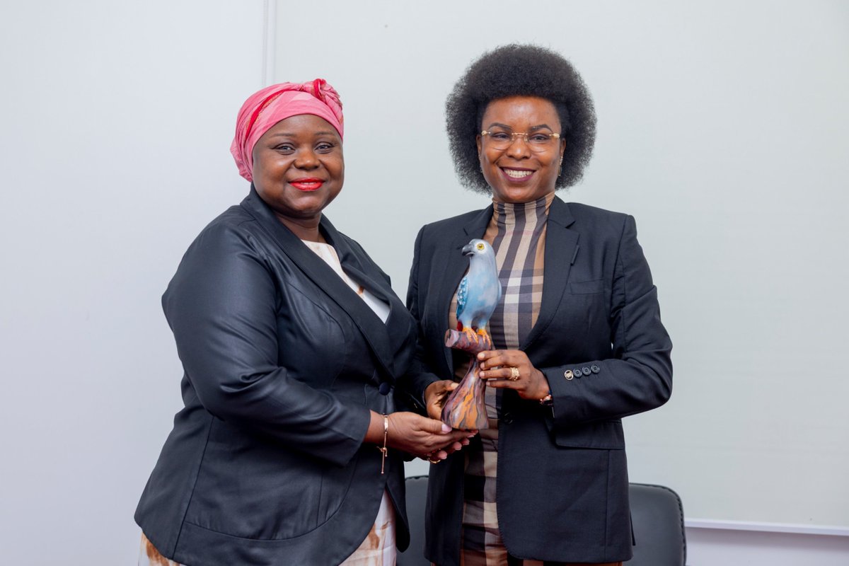 OPDD_Burundi's tweet photo. L'Ambassadeur Joséphine a salué le courage et le dévouement de SE @Burundi1stLady en faveur du bien-être de la population. Les échanges ont également porté sur les voies et moyens de renforcer la coopération pour un avenir prometteur entre le Burundi et le Gabon. https://t.co/8oFQhYjH1e