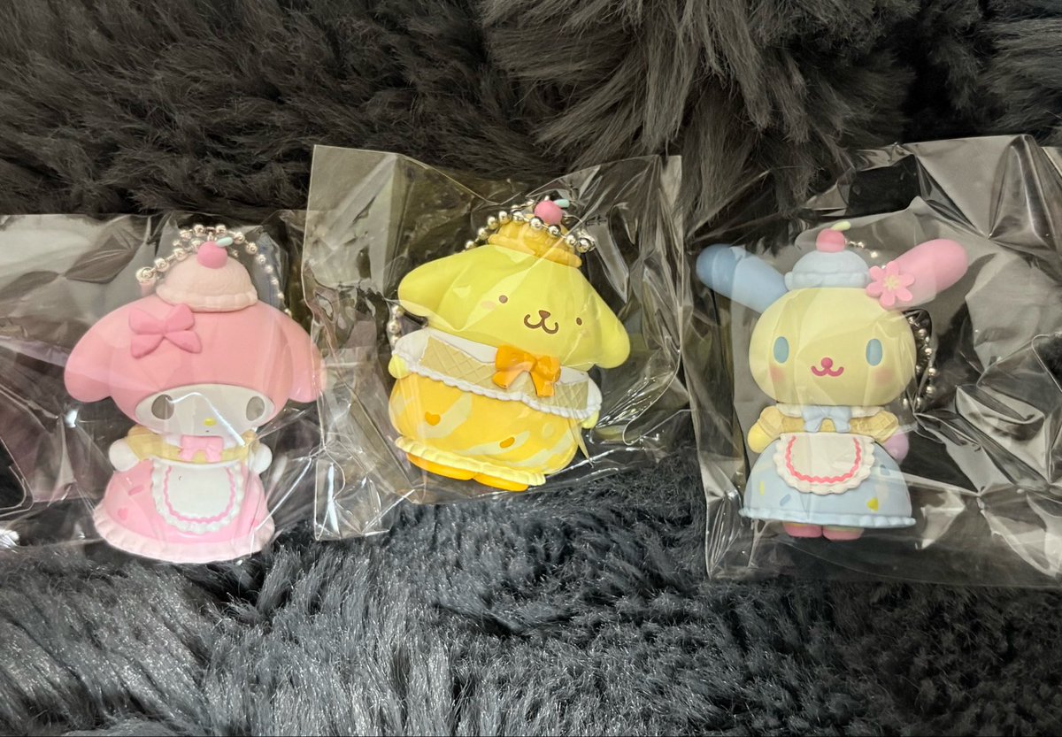 Nya29mi's tweet photo. 【交換】サンリオ　シークレットマスコットチャーム
 ドリーミーアイスパーラー

譲▶︎ポムポムプリン、マイメロディ、ウサハナ

求▶︎キティ＞クロミ＞

郵送のみ交換可能です◎ https://t.co/peE7UEjVPV