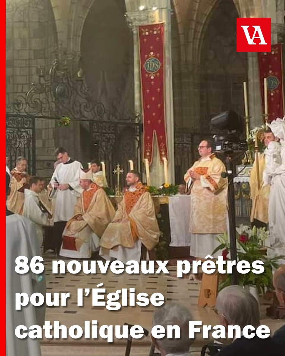 Valeurs's tweet photo. Dix nouveaux diacres ont été ordonnés pour la Communauté Saint-Martin dans la basilique d'Évron https://t.co/yIkBOREuui https://t.co/igptoCpitX