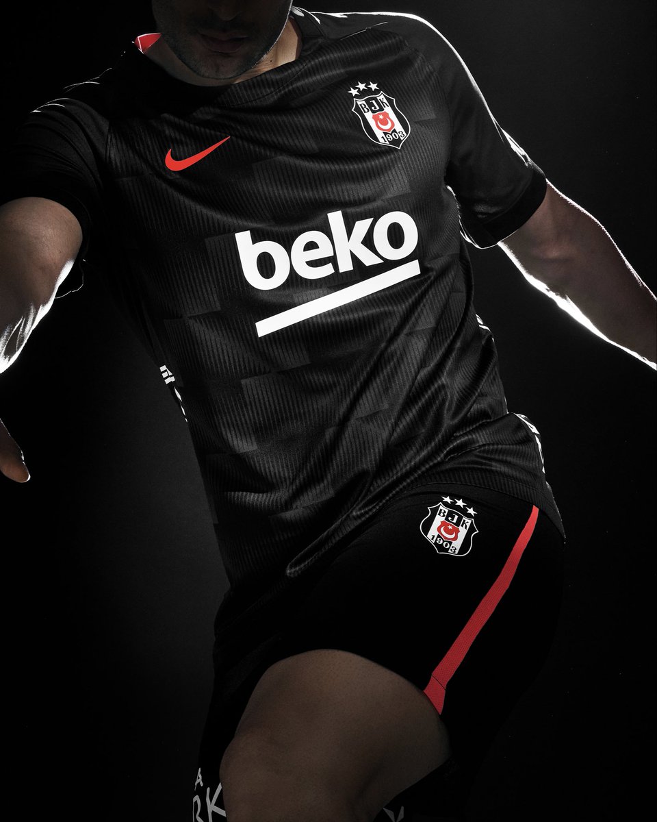 formakultur's tweet photo. Beşiktaş X Nike 2026/27 siyah forma

⚫️⚪️🔴 @Besiktas | @BJKKartalYuvasi https://t.co/1Ql84FMk3S