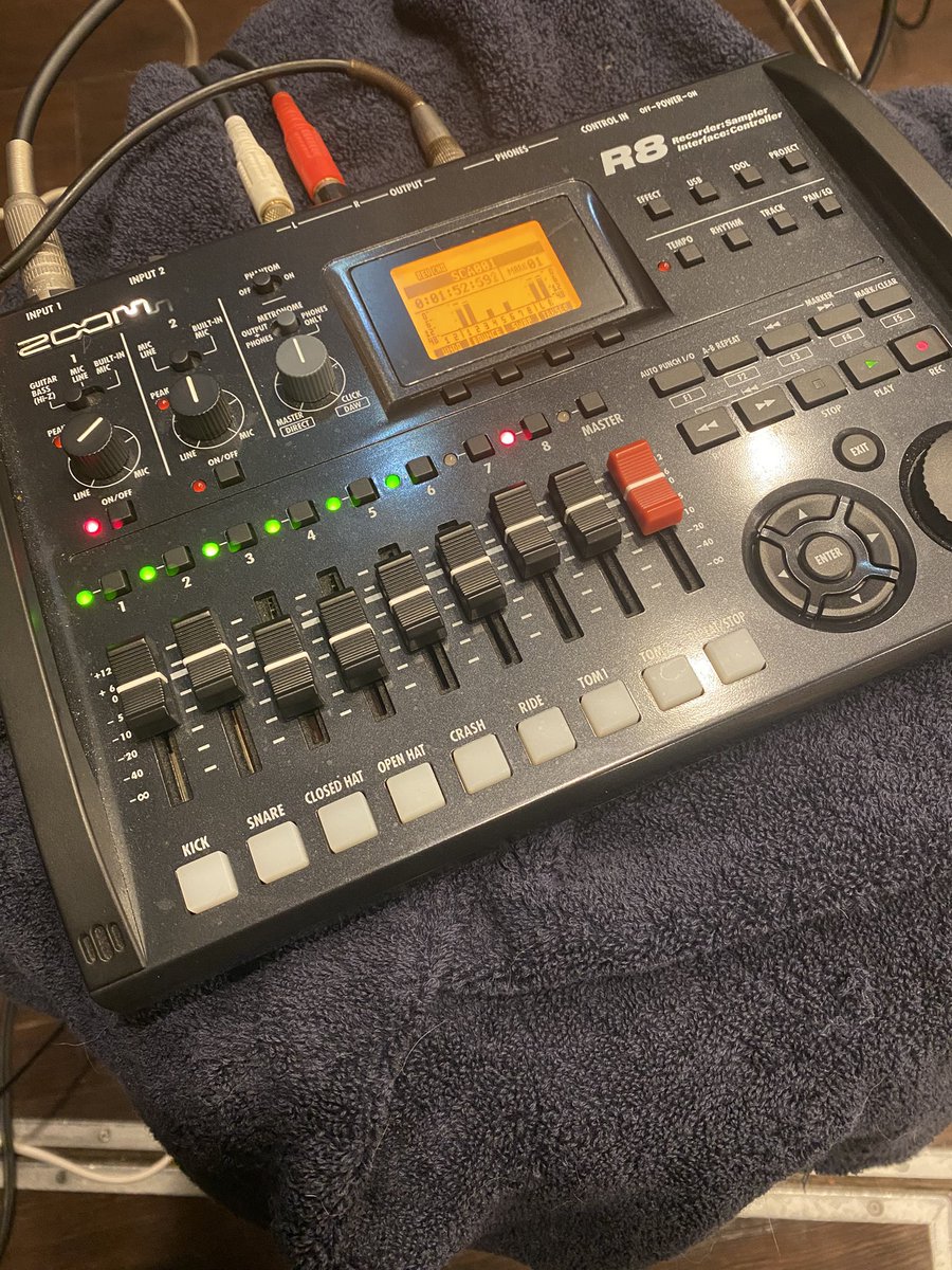 blackredel's tweet photo. ワタクシの先週末その2

日曜日はレコーディング再開的な感じでGt録り
今回もバッチリ予定通りなGt録りでござい��した/ᐠ. ｡.ᐟ\ฅ
今週からMix作業に勤しみたいと思いますฅ^•ω•^ฅ https://t.co/WvAtWqnqM6