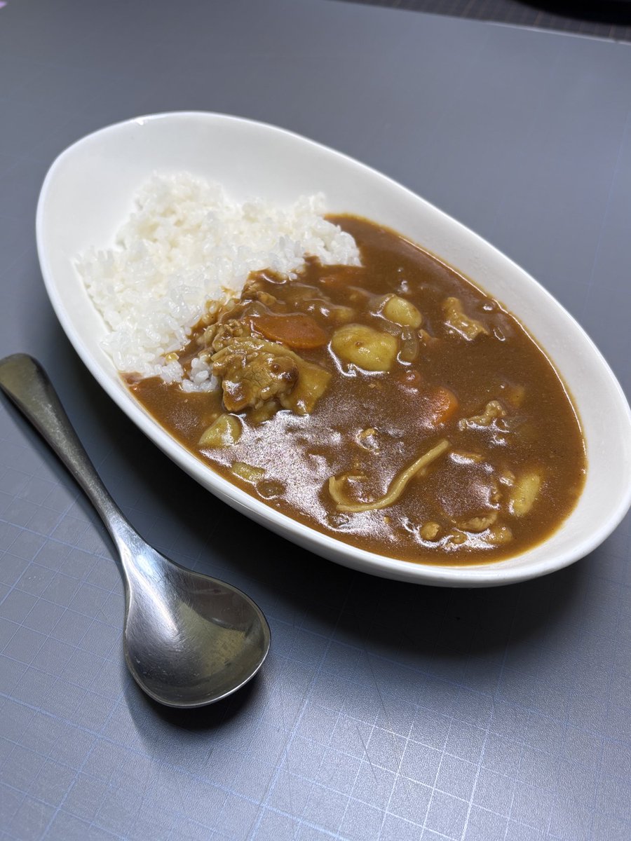 今日はカレー(´∀｀*)