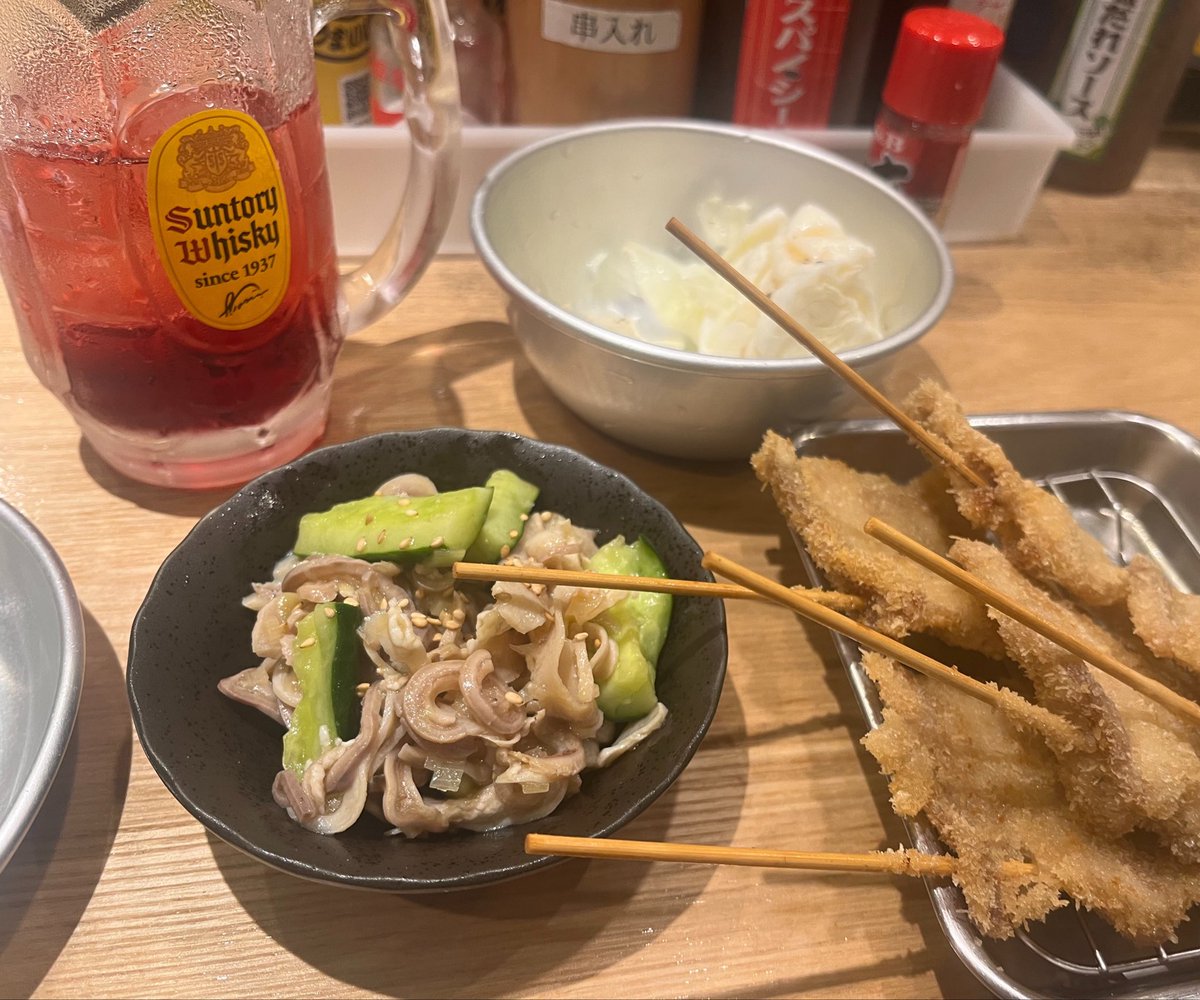 minamitakeoka's tweet photo. 関智一さんと花澤香菜さんの二人芝居「日々、日々」
滑り込みでチケット入手できたので観劇してきました！

なんという密度…自分でもよくわからないのですが、場違いなくらいボロボロ泣きました🥲
本当に良かった！！
終わったあとに美味しいお酒とおつまみも摂取できて大満足です✨

 #日々日々 https://t.co/nhn2pek68Q