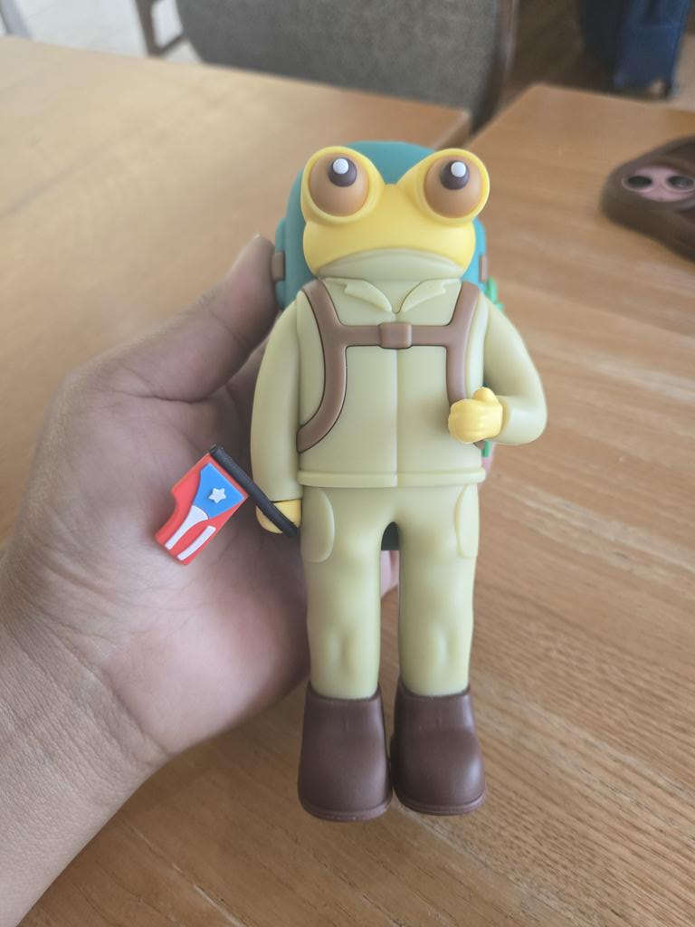 KaylieCalderon's tweet photo. PSA If you bring the VIP gift of Concho through TSA and not checked bag. The battery is huge and looks suspicious.
#badbunny #london #concho #VIP https://t.co/MDzvI8c1HB