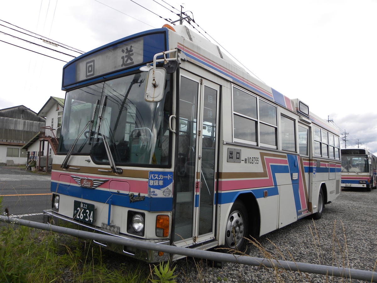 series9300's tweet photo. 中鉄の一つ目RJ。
2016年に営業所をうかがった時は、２台が在籍しているようでした。うち一台はこの時点ではナンバーこそついていたものの、動いているか怪しい状態でした。
残る一台はイベントにも抜擢されてまだまだ現役かと思いきや、2019年ごろ引退となったようです。 https://t.co/a9qvniow0X