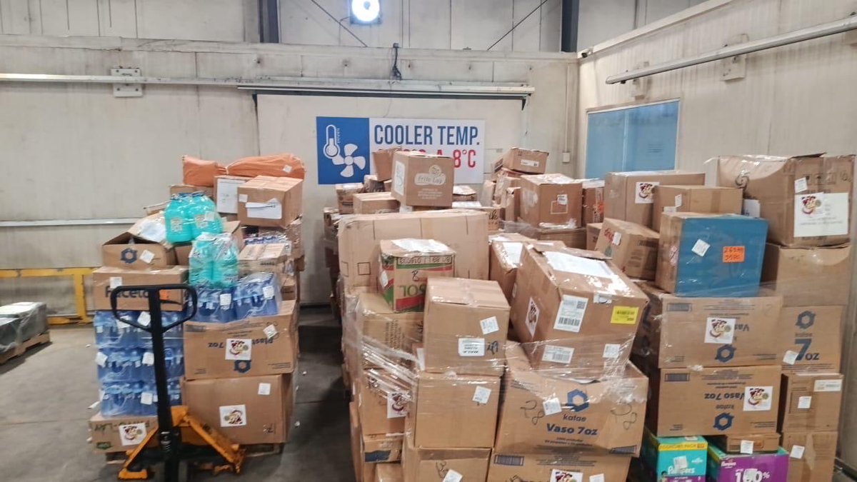 MundoConVzla's tweet photo. VENEZUELA LA AYUDA SIGUE LLEGANDO 🇻🇪🇩🇴

Desde República Dominicana despegó el primer envío de ayuda humanitaria a Venezuela. 

Agradecemos a @skyhighdo y Club de los Leones por su apoyo al equipo de Con Vzla RD y a todos los venezolanos en estos momentos críticos. 🫂 

Herramientas, comida y medicinas para apoyar a quienes más lo necesitan. 

#TodosConVzla
