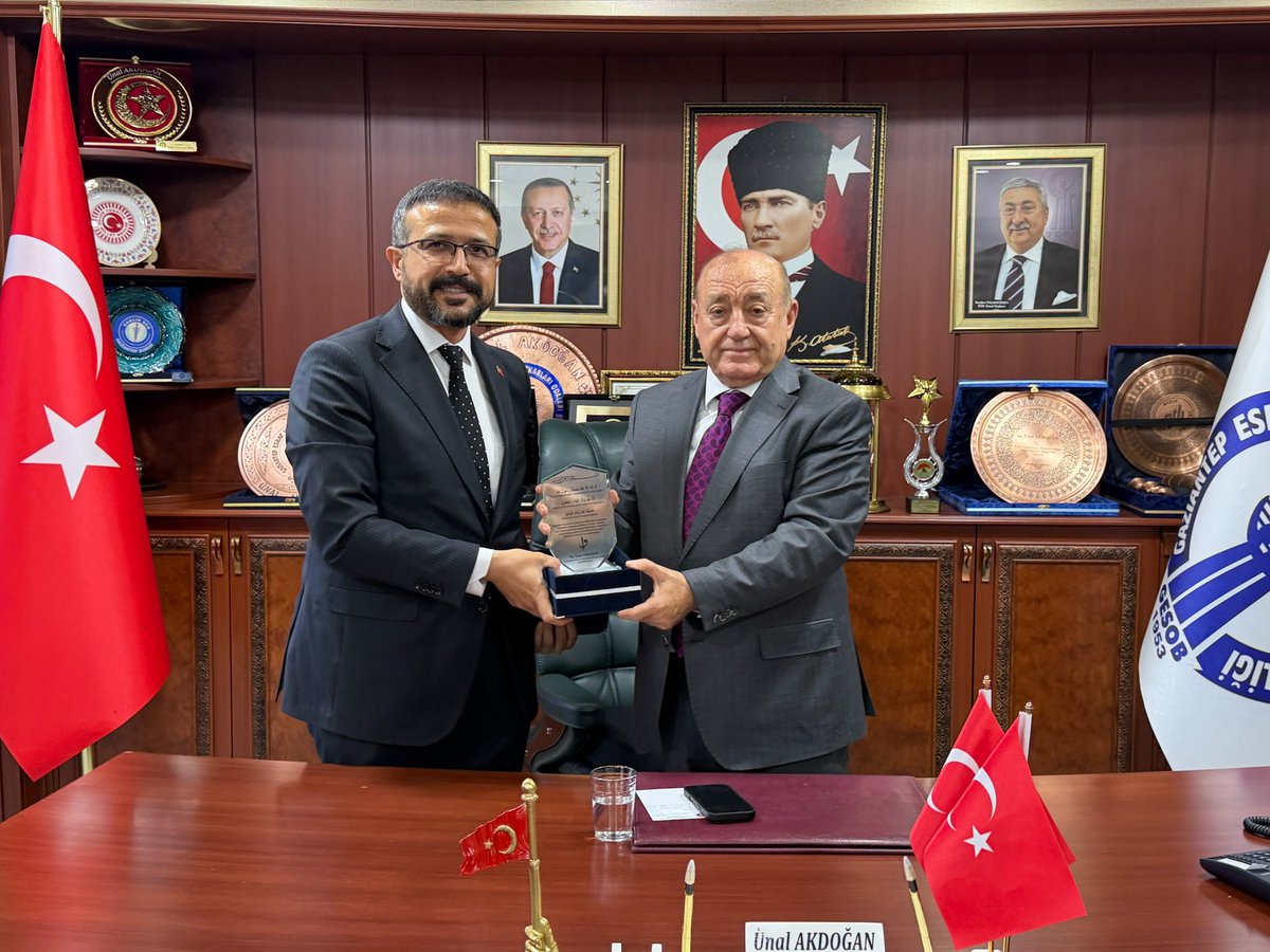 mehmetyilmazmy_'s tweet photo. Gaziantep Esnaf Ve Sanatkârları Odaları Birliği (GESOB) Başkanlığı Görevine Seçilen Sn. Ünal Akdoğan’a ve Yönetim Kurulu Üyelerine Hayırlı Olsun Ziyaretinde Bulunduk.

Şehrimizin Ekonomisine Yön Veren Esnaflarımız İçin Yürüteceği Tüm Çalışmalarda Kendisine Başarılar Diliyor, Nazik Misafirperverliği İçin Teşekkür Ediyoruz.

@RTErdogan
@abuyukgumus
@abdulhamitgul
@fmfedaioglu
@FatmaSahin