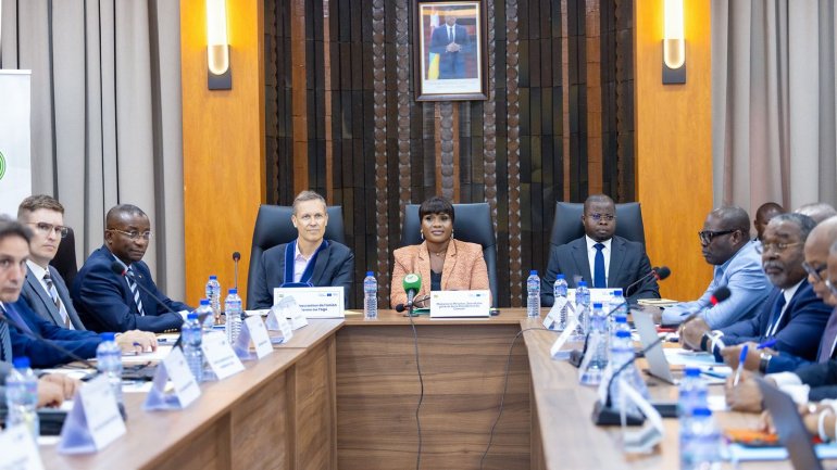 LandryAmazon's tweet photo. 🇹🇬🇪🇺 Le vendredi 26 juin, l'équipe Europe et @EurochamTogo ont instauré un cadre permanent de dialogue avec @GouvTg en vue de renforcer les investissements durables au Togo. #GlobalGateway #TogoEurope #InvestInTogo

@SandraA_JOHNSON @CommunicationTg 
@presidencecstg https://t.co/Kd9BWFCS6C