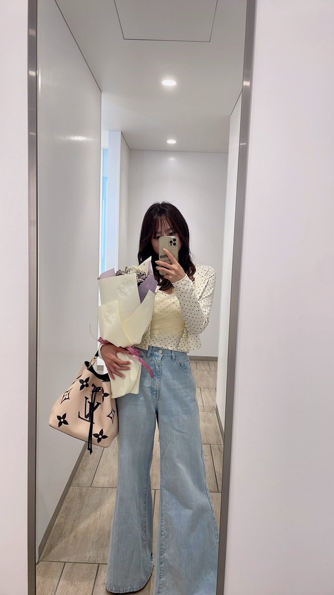 namimeromero's tweet photo. 新しいお洋服届いた🤍

最近こういうシンプルで大人っぽい雰囲気のお洋服ばっかり選んじゃう☺️

夏は淡い色ばっかり着たくなる🤍 https://t.co/Ix3sQM3eIH