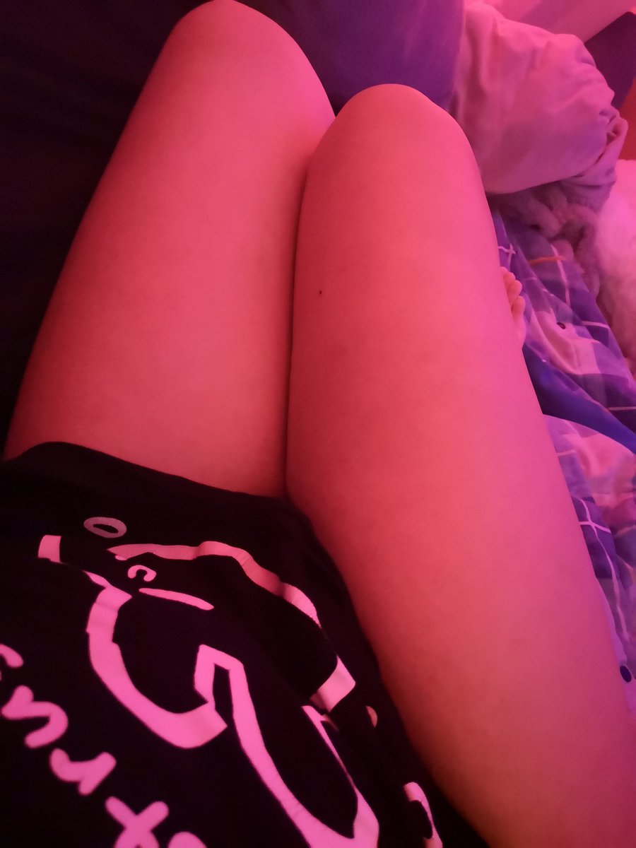 comfytai's tweet photo. bored today~ did u have anything interesting in mind..?  (⸝⸝¬`⩊´¬⸝⸝) https://t.co/BWEiQ70git