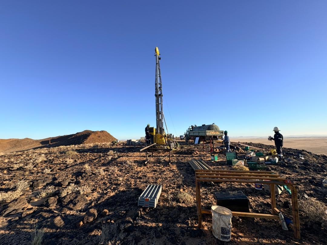 ColinBirdMining's tweet photo. Drilling @KendrickRes Teufelskuppe  carbonatite body TK4 in Namibia. 
#KEN #Namibia #RareEarths https://t.co/SlRp6Ra9fq