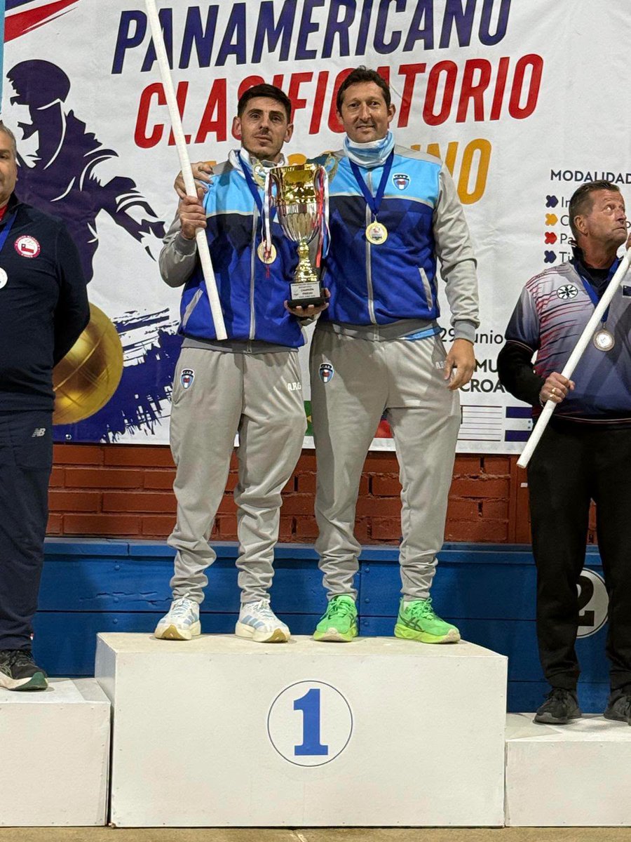 idendeportiva's tweet photo. Podios 🇦🇷 y boletos al Mundial en el Panamericano de #Bochas del estilo Zerbín en Santiago 🇨🇱
🥇
Individual
Guillermo Montemerlo
Combinado
Lucas Hecker
Pareja
Guillermo Montemerlo/Brian Martini
Tiro Rápido Dobles
Lucas Hecker/Brian Martini
🥈
Tiro Progresivo
Lucas Hecker https://t.co/RkVpB9NNtL