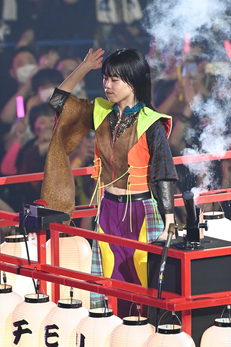 BiSH_nachu's tweet photo. 東京ドームのトロッコの時ずっとガス噴射させてたアイナちゃんまだ可愛い https://t.co/fdtiFpcpCc