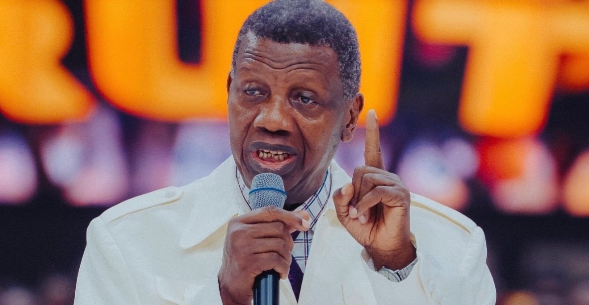 thecableng's tweet photo. ‘He has done his bit’ — Adeboye defends Tinubu over insecurity

Enoch Adeboye, general overseer of the Redeemed Christian Church of God (RCCG), has defended President Bola Tinubu against criticism over insecurity. 

Speaking at the US-Nigeria faith heroes award gala organised by the Save Nigeria Group on June 23 in Washington, Adeboye said Tinubu has fulfilled his responsibility by directing the military and should not be expected to fight on the frontlines.

https://t.co/LOCbDWMzG8