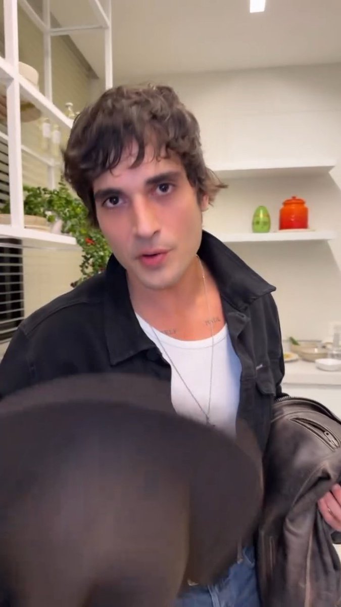 Robsten_91's tweet photo. @lilemob1tch N sei qnt a isso de twink,mas pra mim ele ainda é saboroso 🥵
p.s: morro de inveja desses cílios dele😍 https://t.co/fPbHQJqreA