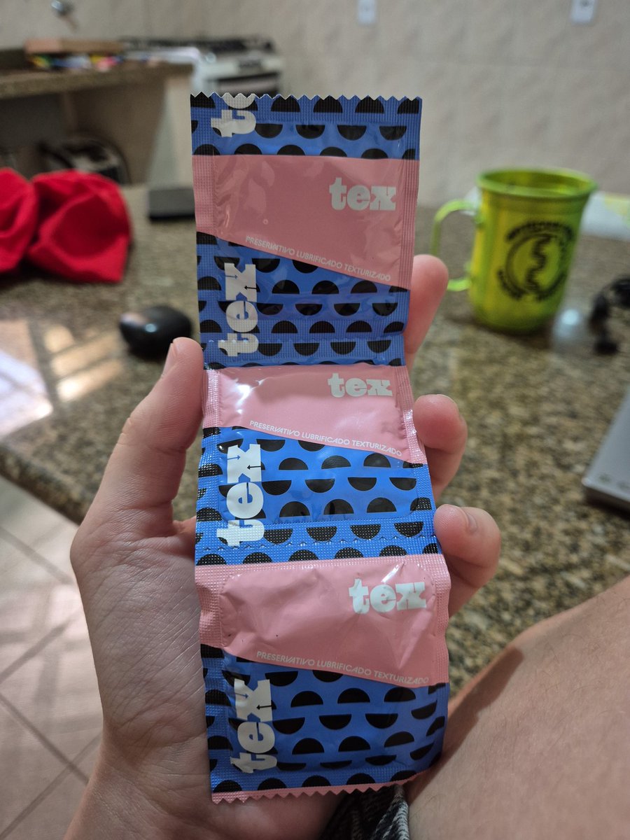 arleneaedo's tweet photo. a camisinha trans que a minha amiga trouxe da parada de campinas 🥰 https://t.co/uqgX1PWMJb