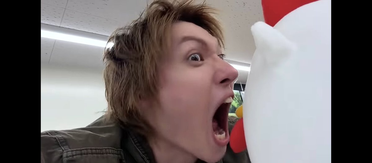 xpradise's tweet photo. Why he's so funny 😂😂 https://t.co/IKlOTUudia