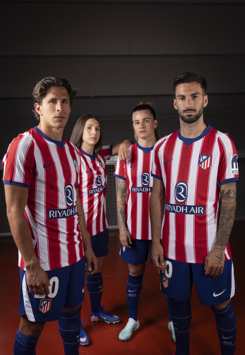 Atleti's tweet photo. Comenta '😍' si te encanta nuestra nueva camiseta https://t.co/oT6f0AHh3z