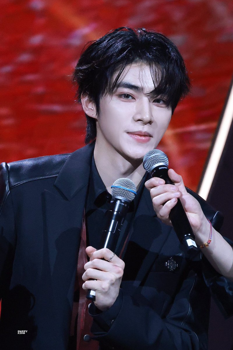 XIAOJUNTEAM's tweet photo. HE DEVOURED IT ✨👏

©️ 一条肖狗 
#XIAOJUN #샤오쥔 #肖俊 https://t.co/cebnPzmut6