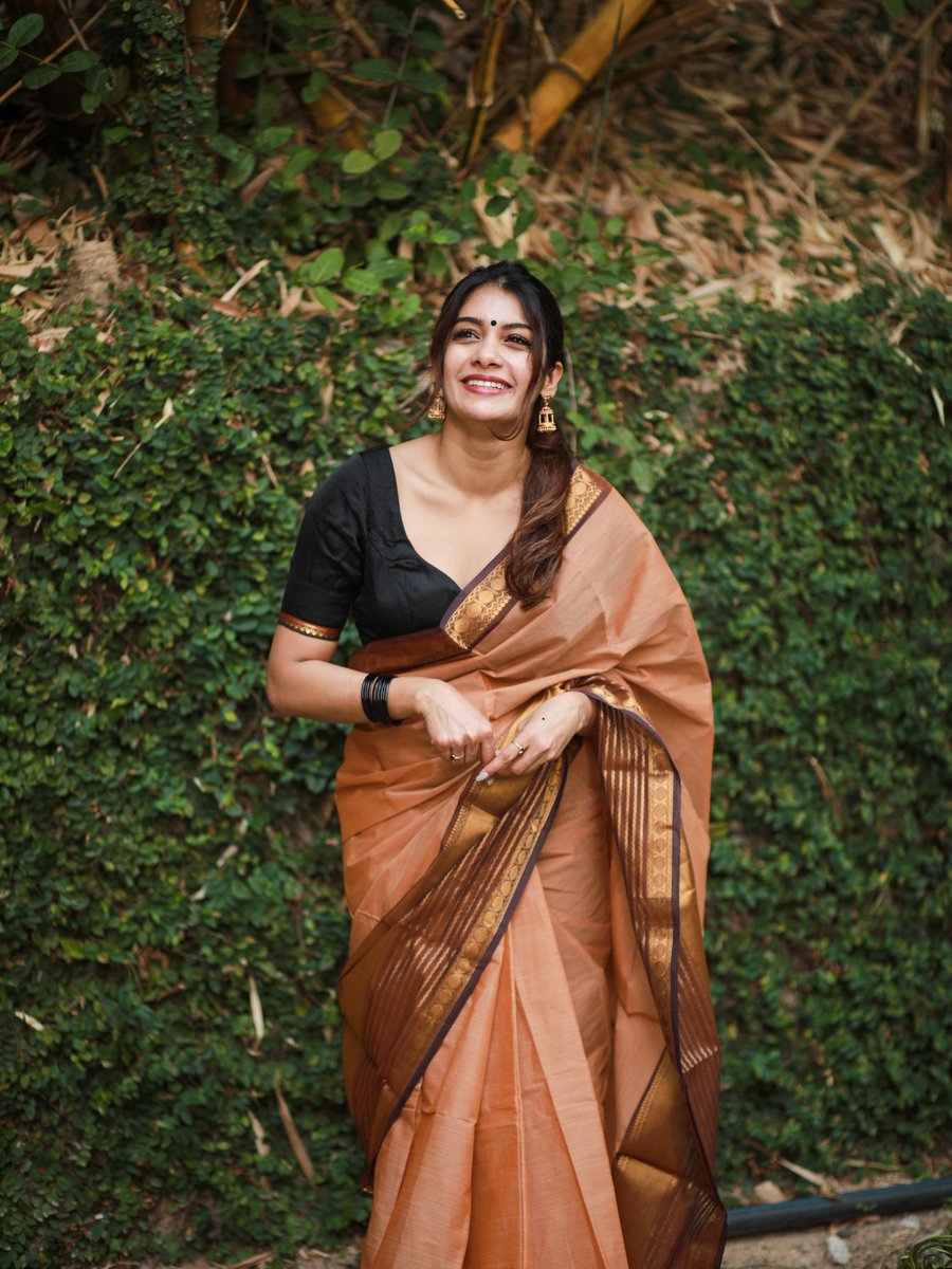 actresswoods's tweet photo. Dilsha Prasanna π€β¨οΈ
#Dilsha #DilshaPrasannan https://t.co/muMIw5nbuE