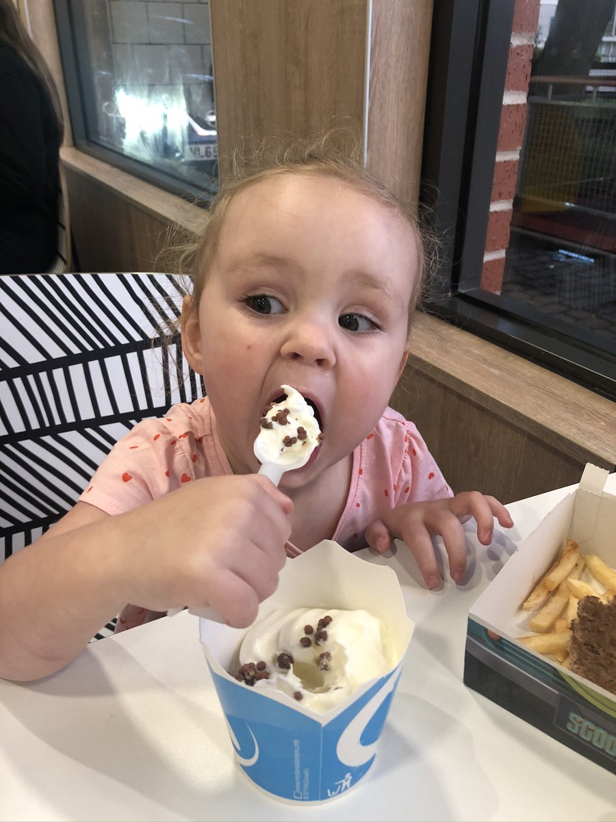 ozshep's tweet photo. Happy 8th birthday to my little Edith. Love you now always and forever xxxx https://t.co/PvUjUGvf6P
