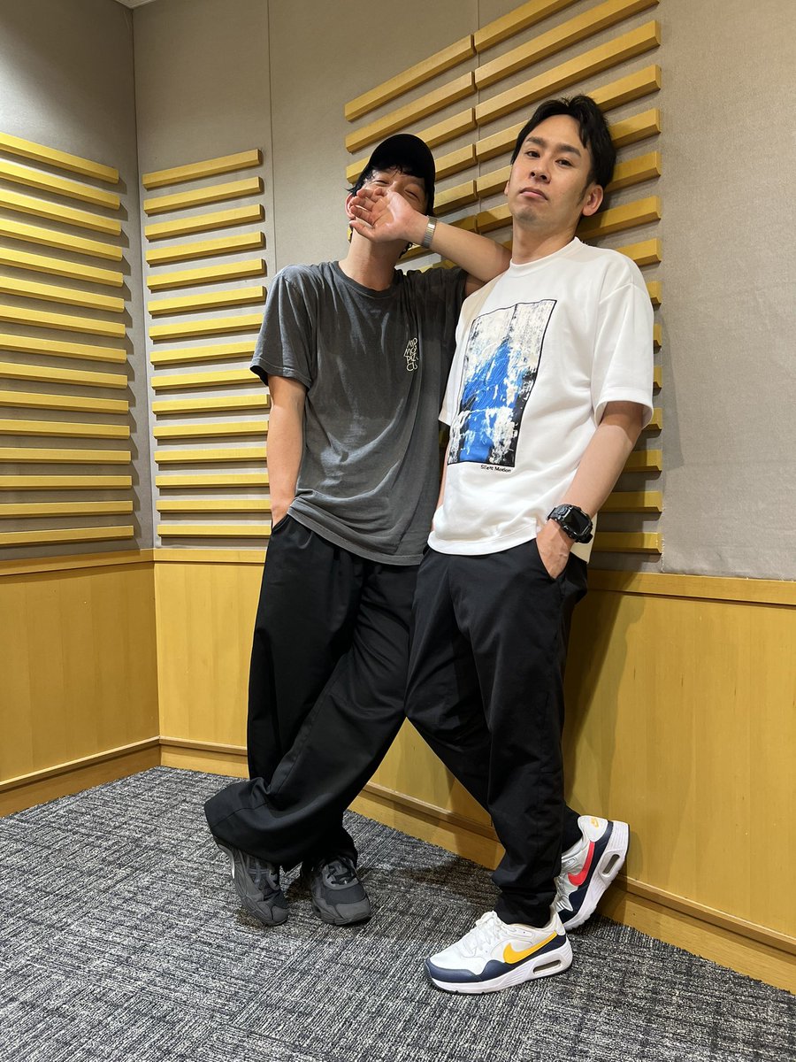 sakaikeita's tweet photo. 私の永遠のライバル、パンサー向井くんのラジオに出させてもらいました！あまりにも楽しすぎたので絶対聞いてください！！終わりでビジュ爆写真も撮らせてくれました！！

#酒井ビジュ爆
#向井もビジュ爆
#ムカチャリ https://t.co/a7x0XeVf5m