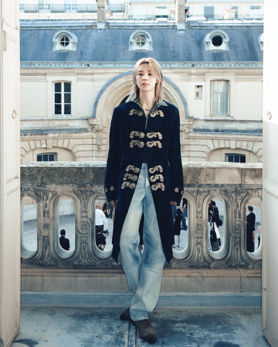 ALLFORJIMIN_KOR's tweet photo. Instagram @ esquire.korea
🔗 https://t.co/AqmuKj7MNb

#JIMINxDior 
#JIMINxDiorSS27
#DiorSummer27 #PFW
@Dior https://t.co/yr8gDolpkZ
