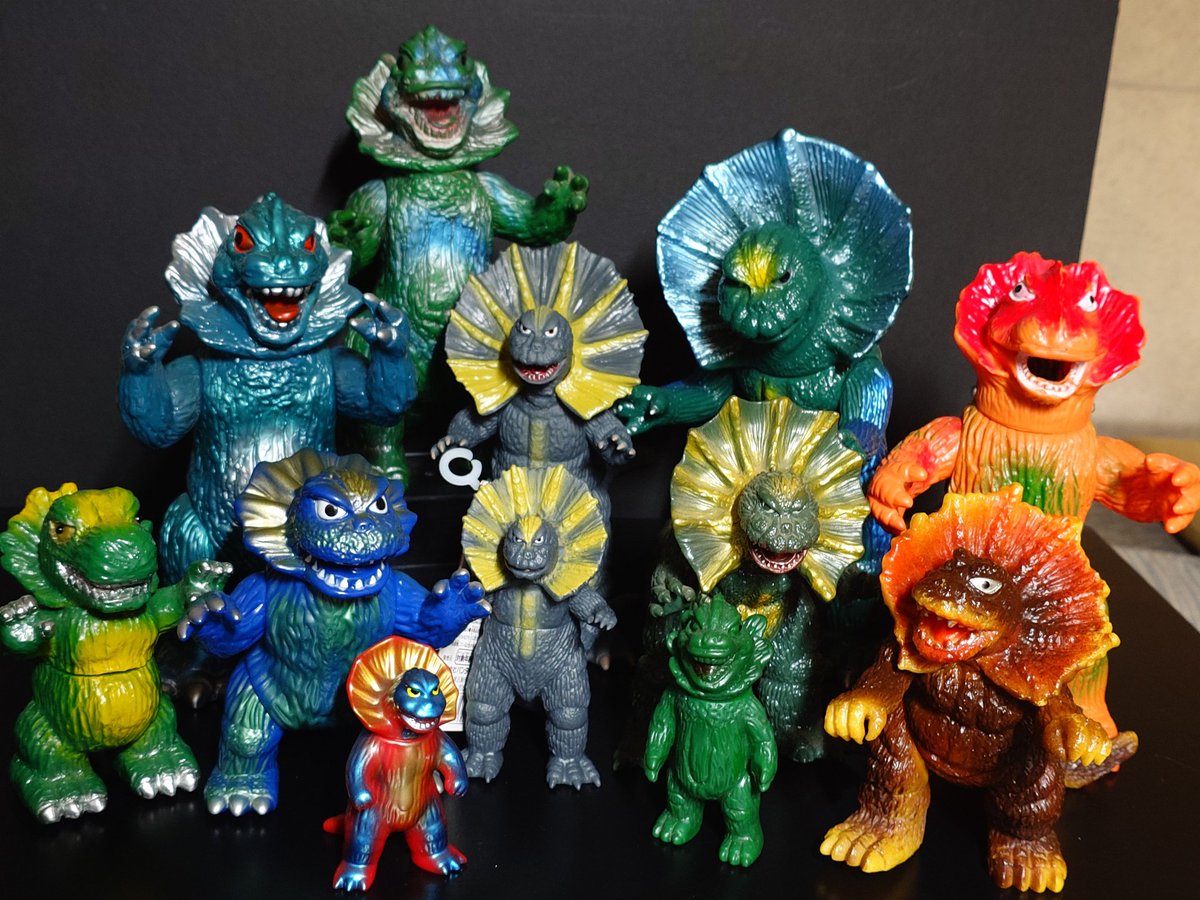 tomogoro28's tweet photo. ◎エリ巻き恐竜ジラース❇️
ウルトラ怪獣では一推しです👍　
理由・・・ゴジラだから😬
＃ソフビ https://t.co/W4jKxon0KT