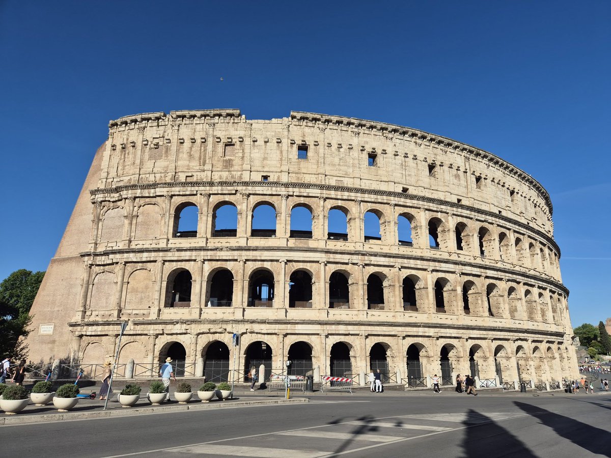 Discoverer_Blog's tweet photo. Colosseum in Rome by day and night! Try to imagine the various types of gladiators, animals, machines and equipment for gladiatorial games beneath the surface of the arena...
#rome #colosseum #gladiators #discovererblog
Support us: https://t.co/pWD8kRJsOb https://t.co/FwzAb7sZVC