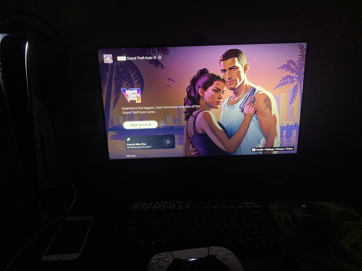 NverShy's tweet photo. یادمه رفتم میدون توپخونه gtav بخرم با بابام بهم نمیفروختن چون بچه بودم🙏🏻
فکر نمیکردم انقدر دیر بیاد gta vi که خودم بالای سن قانونی و با پول خودم بخرمش🥸💔 https://t.co/1pWL2966ok