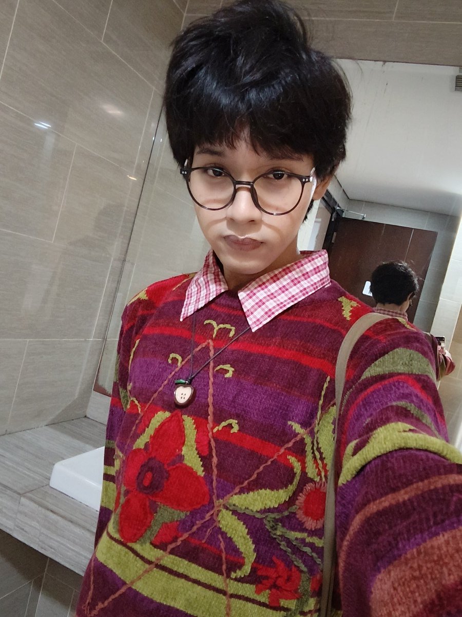 nauwwww's tweet photo. Velma is gone, say hi to harry pottahಥ_ಥ https://t.co/8iFCIOBavL