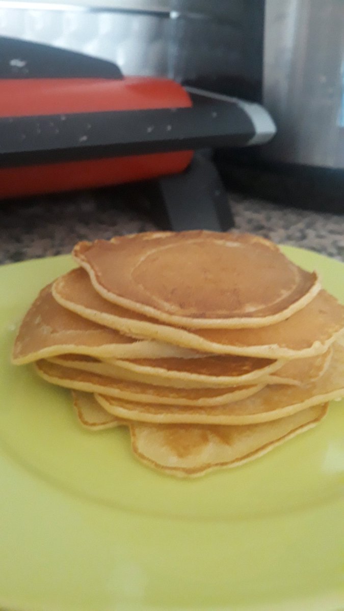 Dnz0150's tweet photo. Pancakes in the morning (its 12am) https://t.co/gEO3IF6hxF
