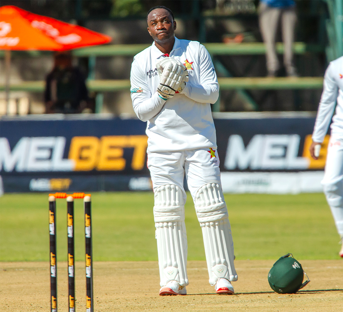 ZimCricketv's tweet photo. A knock to remember.

Take a bow, Innocent Kaia 🙌🏾

#ZIMvBAN #ExperienceZimbabwe https://t.co/nPK1UkRLvF