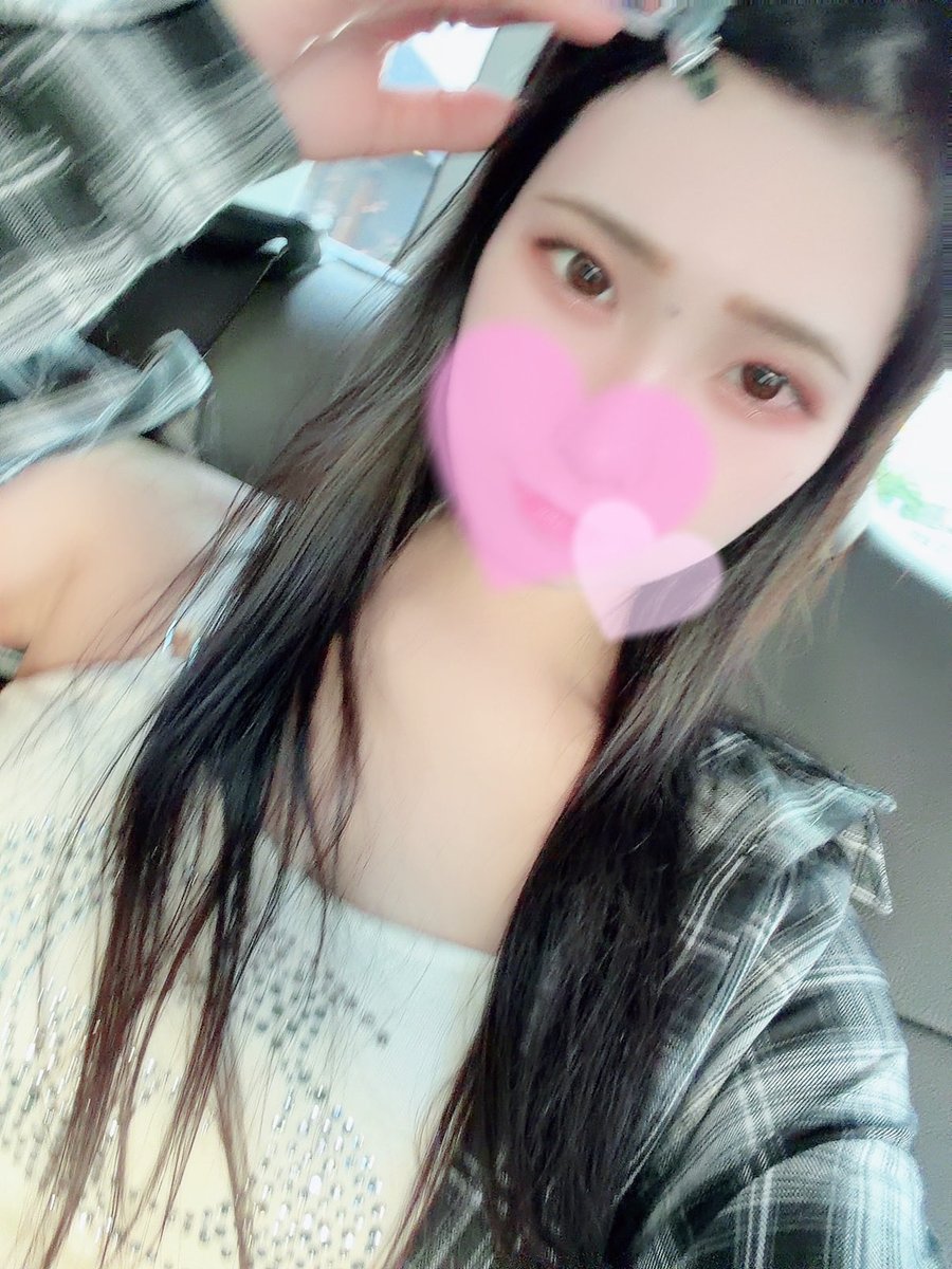 him_9696's tweet photo. 今月もたくさん遊んでくれてありがとうございましたっ👏🏻💖
今日か明日1本だけ日記載せるかも？

今から髪の毛ちゅるちゅるにしてもらってきます❣️
タクシーで撮ったらめっちゃぶれたwww https://t.co/b7W4lejD1j