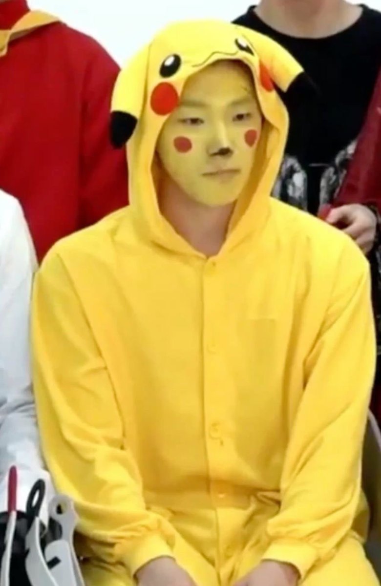 supersnwu's tweet photo. Evil singasong:

I feel like Pikachu https://t.co/zwFtA3KFML