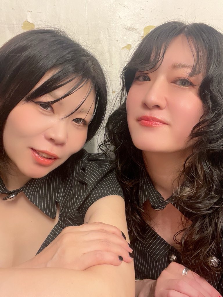 MARUtrdan's tweet photo. 6/28navey floor AKASAKAありがとうございました。
主催サイトウさんから激アツメールをいただき初ハコ港区赤坂！トリルダン初上陸！
お客さん初見なのにめちゃのってくれた！出演者可愛い＋レベル高女子多すぎた！
トリル初チェキ会も笑ったね。
全てはトリラーちゃんの愛やよ、ほーんまありがとな🫶 https://t.co/SEAoPdpJXs