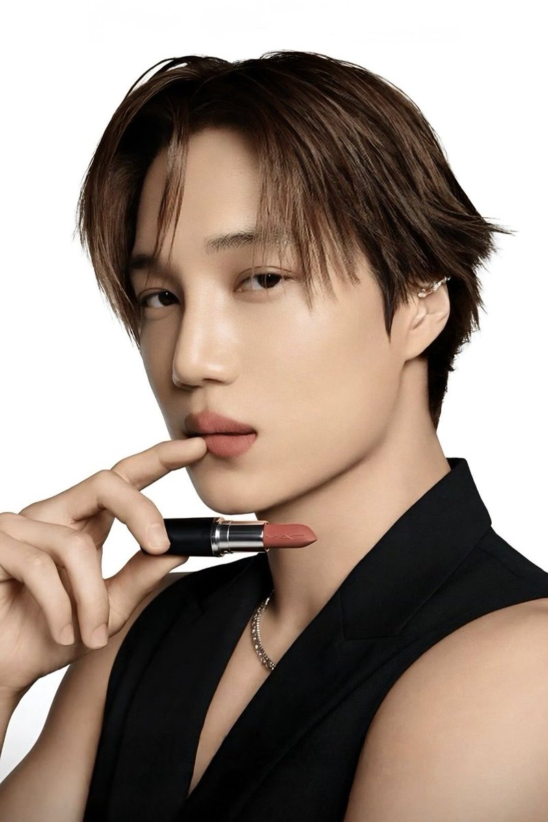 nothingonini's tweet photo. #KAI collecting muse deals at lightning speed because every brand wants HIM 🙃

bobbi brown                                   M.A.C

YSL beauty                                 mediheal https://t.co/eqiW2ANOyr