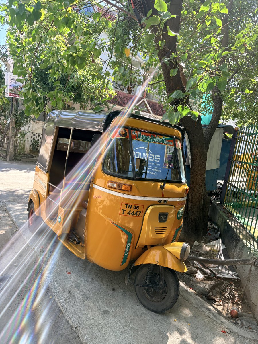 VKMRUK's tweet photo. @ChennaiTraffic This car is parked in Baskar Colony, Cross street, Virugambakkam, Chennai 92 for the past 7 days. Residents are complaining, kindly take action. Baskar Colony Residents Welfare Association. https://t.co/pgKcJJGsE1