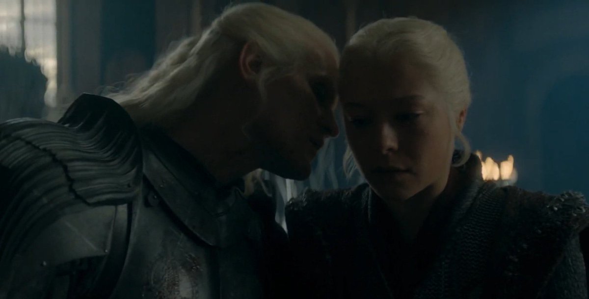 dove_lenore's tweet photo. haven’t snorted this many lines of Daemyra cocaine since season 1 holy shit https://t.co/q3Citq9ZHA