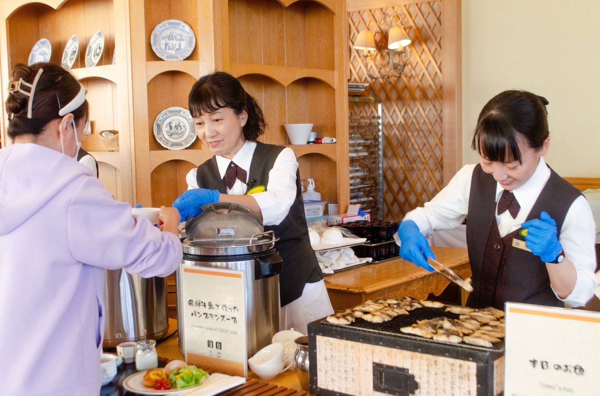 JapanGov's tweet photo. Discover places that become part of you. 🚞 Otetsutabi connects travelers with short-handed rural communities that need extra help during busy seasons. More than work it’s a chance to build lasting bonds with locals. Turning temporary help into lifelong friendships! 🤝 https://t.co/XMtLV1s7cK