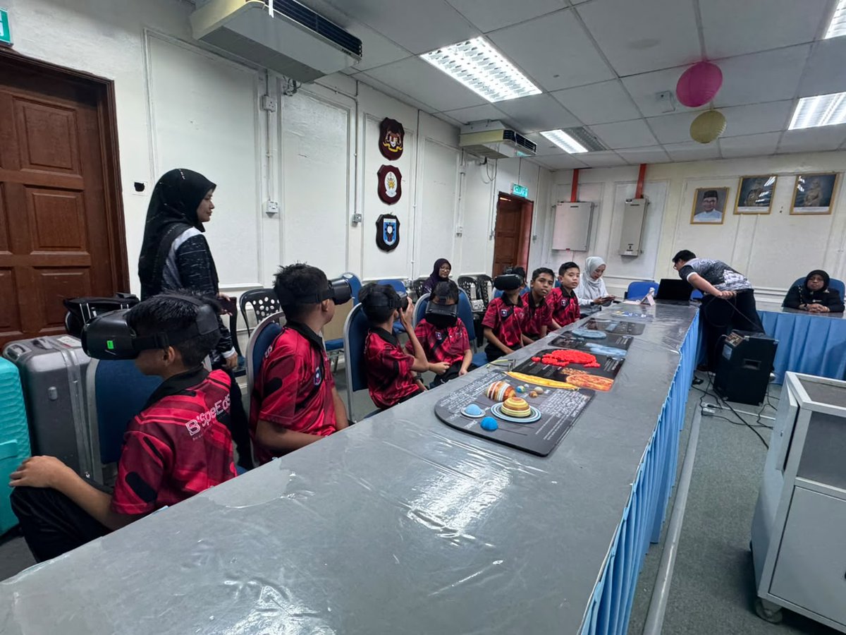 PlanetariumNegara tweet media