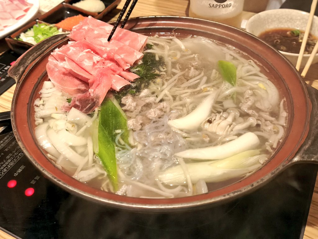 qazedctgd's tweet photo. ジンギスカンときたらラムしゃぶも食べるぞということで🙏😋
クセがあるのにクセがない(語彙力)…さっぱりしてて無限に食えます💪😎
連日食い過ぎて全身羊状態
すすきの 北海しゃぶしゃぶ
#こいつらグルメ https://t.co/mTmBxYDOiG