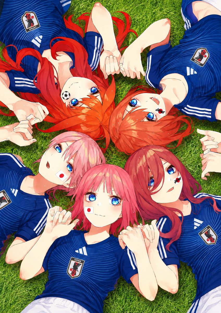 HALORA9981's tweet photo. がんばれニッポン🇯🇵⚽️
五つ子と一緒に日本代表を応援!
#SAMURAIBLUE    
 #FIFAWorldcup2026
#五等分の花嫁 https://t.co/D9XpaqACC5