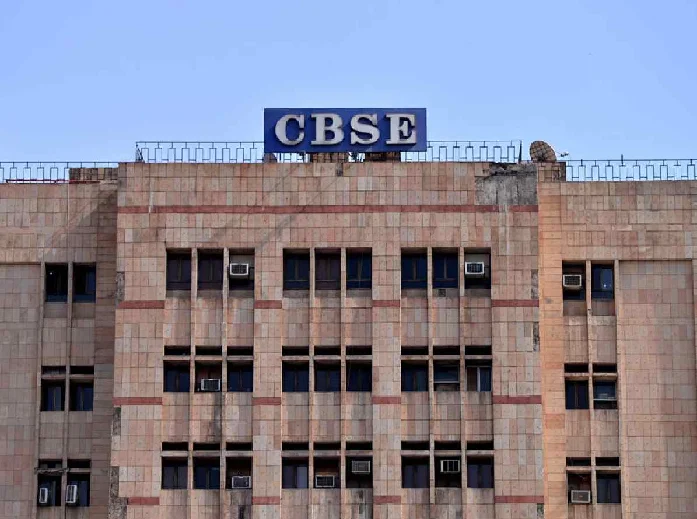 DeshbandhuMp's tweet photo. CBSE का बड़ा फैसला: 10वीं के छात्रों को थ्री लैंग्वेज बोर्ड एग्जाम से राहत

https://t.co/tPAy8xlXqW

#CBSE 
#ThreeLanguagePolicy 
#CBSEBoardExams 
#EducationNews 
#Class10th 
#CBSEGuidelines 
#StudentRelief 
#SchoolEducation

@cbseindia29 
@EduMinOfIndia https://t.co/i1tgO2TNf8