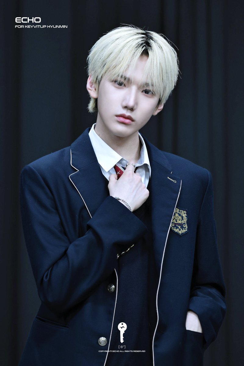 manming0's tweet photo. 월요일 업무도 마무리하는 시간이다
현민이가 불러주는 노래들으며
좋아하는 사진들 올려본다
팬싸에 갈 수 없어 늘 올려주시는 사진들
참 감사하다

#현민 #키빗업 #KEYVITUP https://t.co/kXF5xWV7pQ