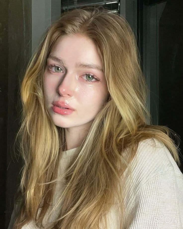 xuzin3sefh's tweet photo. Do you like me? I’m a girl from Russia 🇷🇺🥰♥️ https://t.co/R5HsLWUm0n