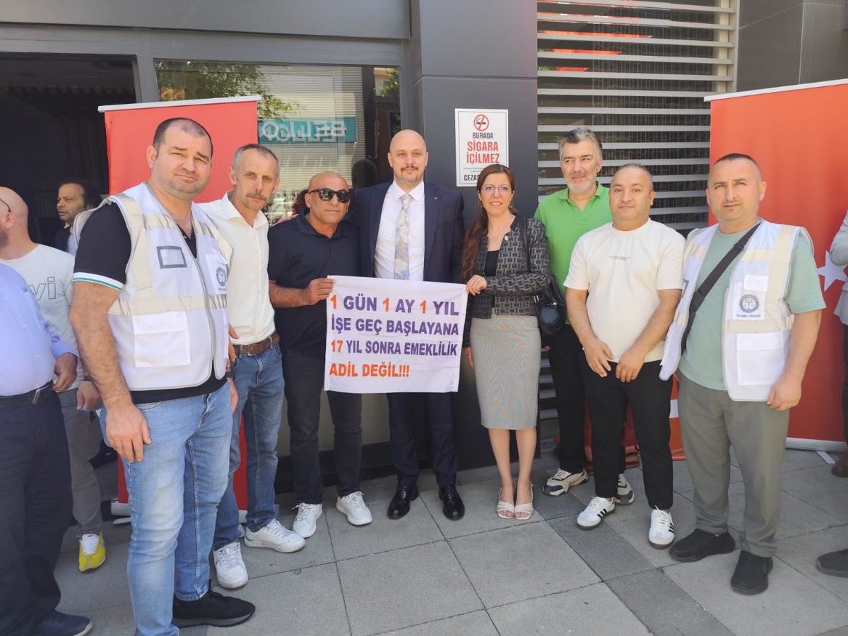 EmadDernegi's tweet photo. 🔴 MHP ÇEKMEKÖY İLÇE BAŞKANI SAYIN TAHSİN İNCE’YE TEŞEKKÜRLERİMİZLE

@MHP_Bilgi
@dbdevletbahceli
@ifarukaksu
@_MHPistanbul_ 
@MHP_Cekmekoy

Emeklilikte Adalet Derneği Yönetim Kurulumuz ve İstanbul İl Temsilcilerimiz, MHP Çekmeköy İlçe Başkanı Sayın Tahsin İnce’nin davetleri üzerine programa katılım sağlamıştır.

Nazik davetleri, sıcak ev sahipliği ve samimi misafirperverlikleri için Sayın Tahsin İnce’ye teşekkür ediyor, çalışmalarında başarılar diliyoruz.

Programda derneğimize protokolde yer ayrılması ve gösterilen nazik ev sahipliği bizleri memnun etmiştir.

Saygılarımızla,
Emeklilikte Adalet Derneği

@AyseSibelErsoy
@muharremvarli01
@MehmetTaytakMHP
@Ramazannkasli
@KarakayaMevlut
@sadirdurmaz
@yasaryldrmMHP
@abdurrahmanbask

@EmadDernegi
#KademeŞartOldu