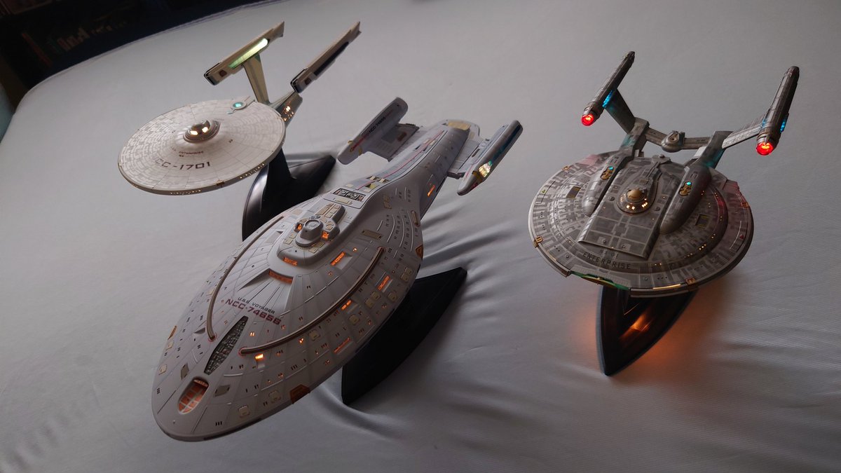 razgriz42's tweet photo. その2
スター・トレックシリーズ第3番艦。
USS-ENTERPRISE  NCC-1701
完成にて！
過去のシリーズと👏
※コレは、あくまでも自己満足の世界である。 https://t.co/YVclcviglW