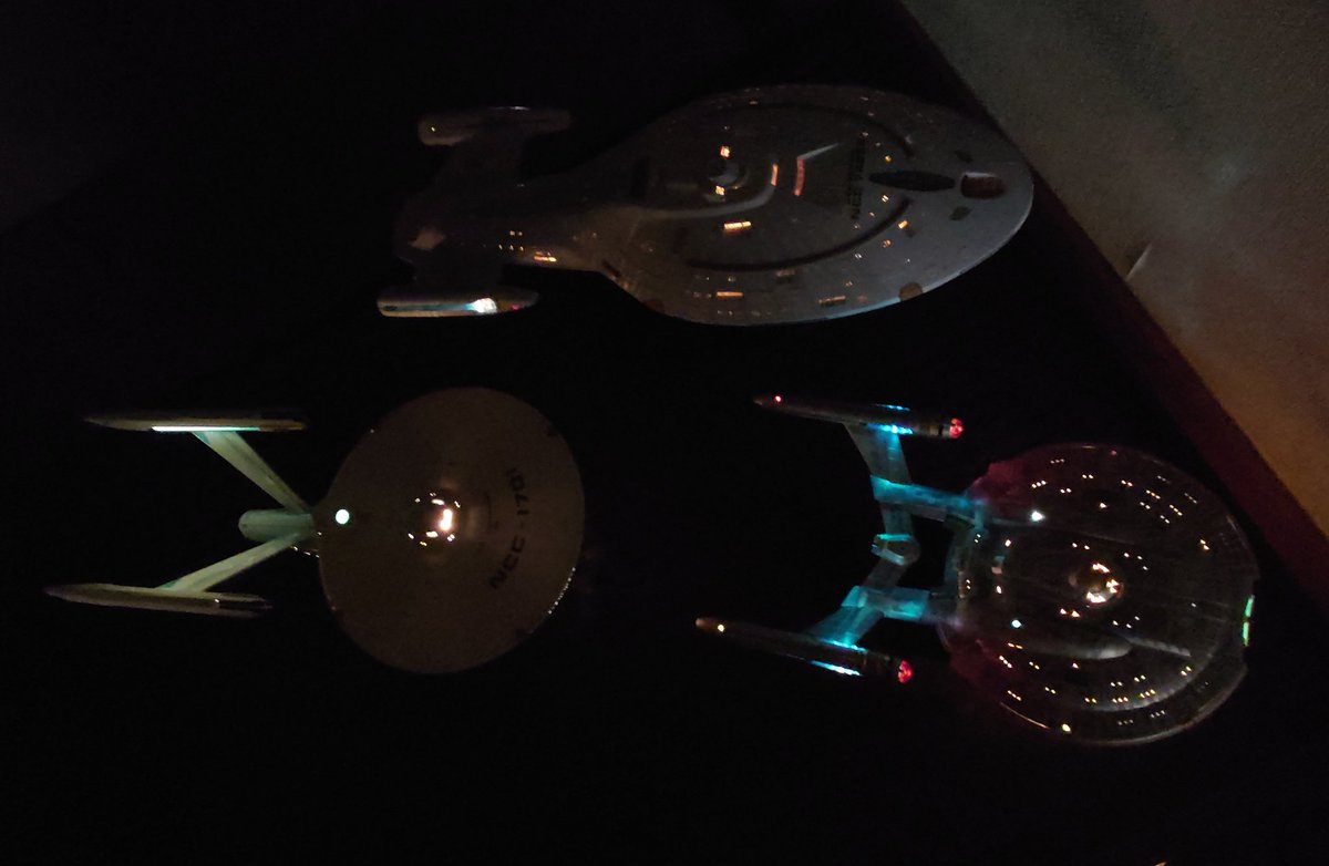 razgriz42's tweet photo. その2
スター・トレックシリーズ第3番艦。
USS-ENTERPRISE  NCC-1701
完成にて！
過去のシリーズと👏
※コレは、あくまでも自己満足の世界である。 https://t.co/YVclcviglW