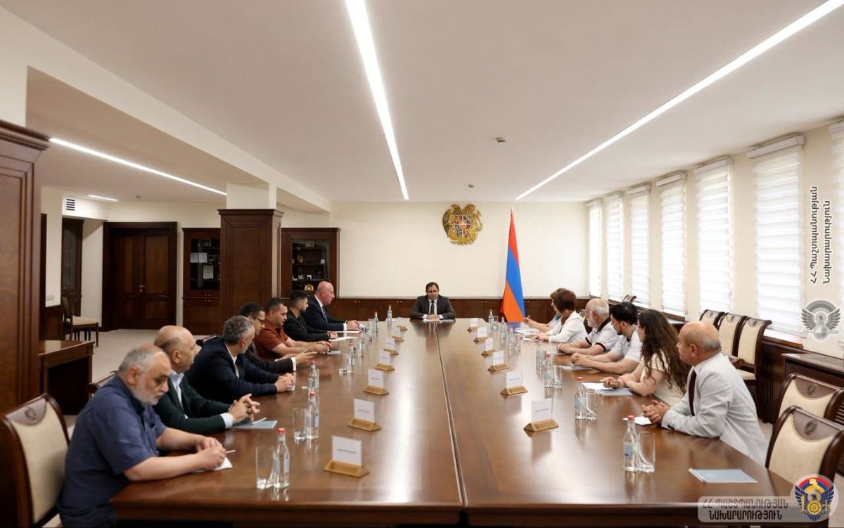 aiisa2014mahhi's tweet photo. Defense Minister Suren Papikyan chaired the Public Council's inaugural meeting at the MoD, which AIISA Director Styopa Safaryan  attended as a member. https://t.co/m6cle1jNtL https://t.co/QhiKifRwtz